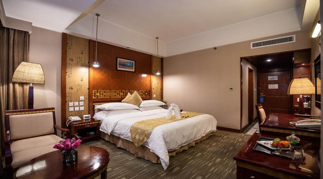 Kunming Golden Spring Hotel Extérieur photo