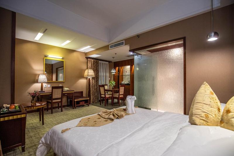Kunming Golden Spring Hotel Extérieur photo