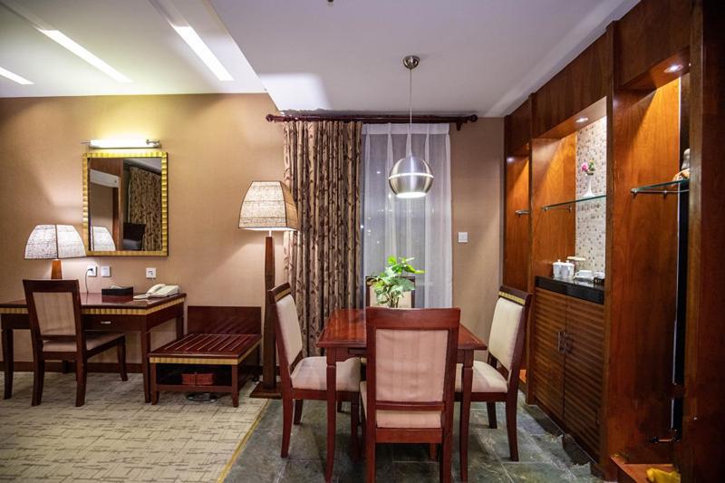 Kunming Golden Spring Hotel Extérieur photo