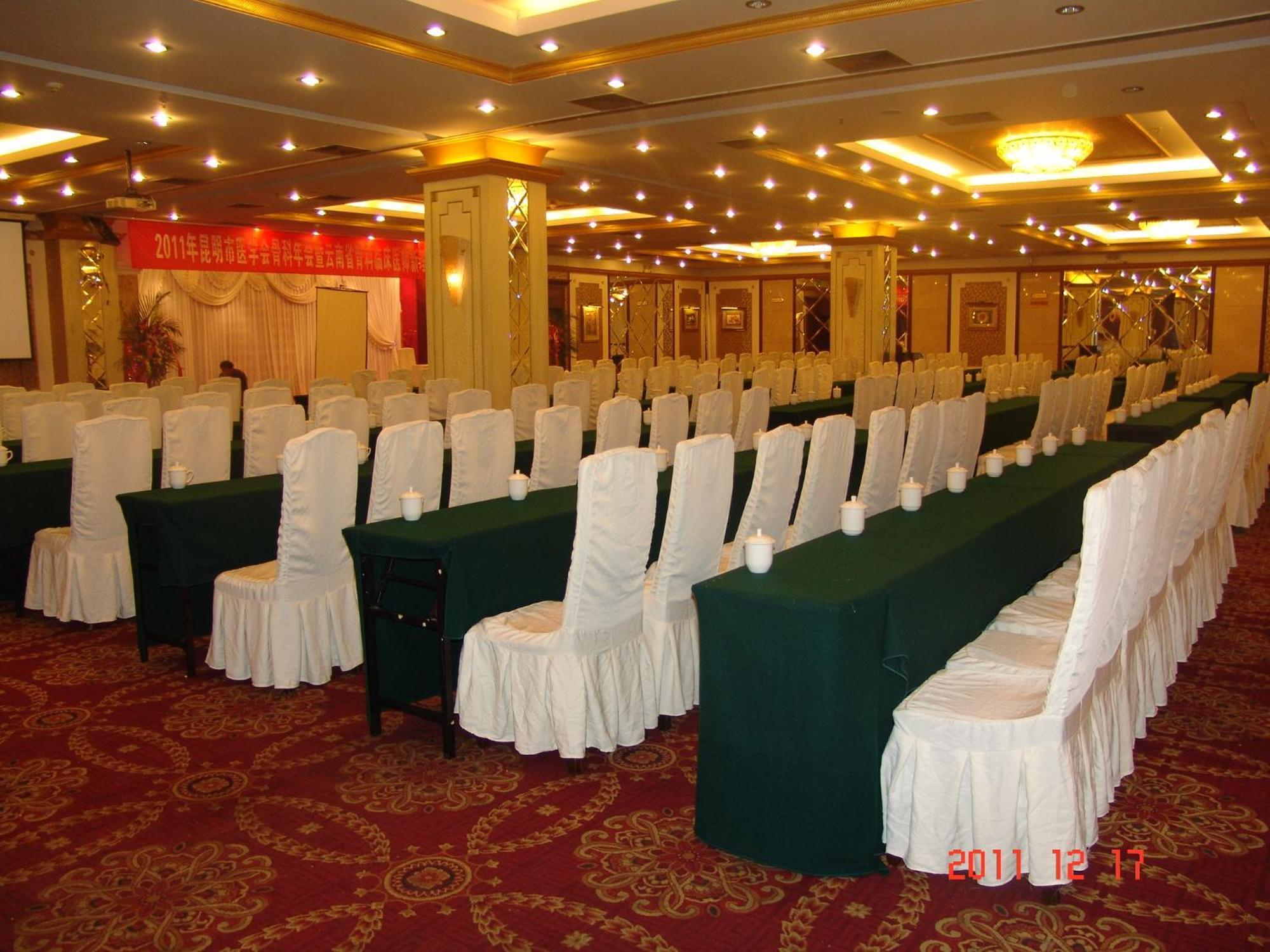 Kunming Golden Spring Hotel Extérieur photo