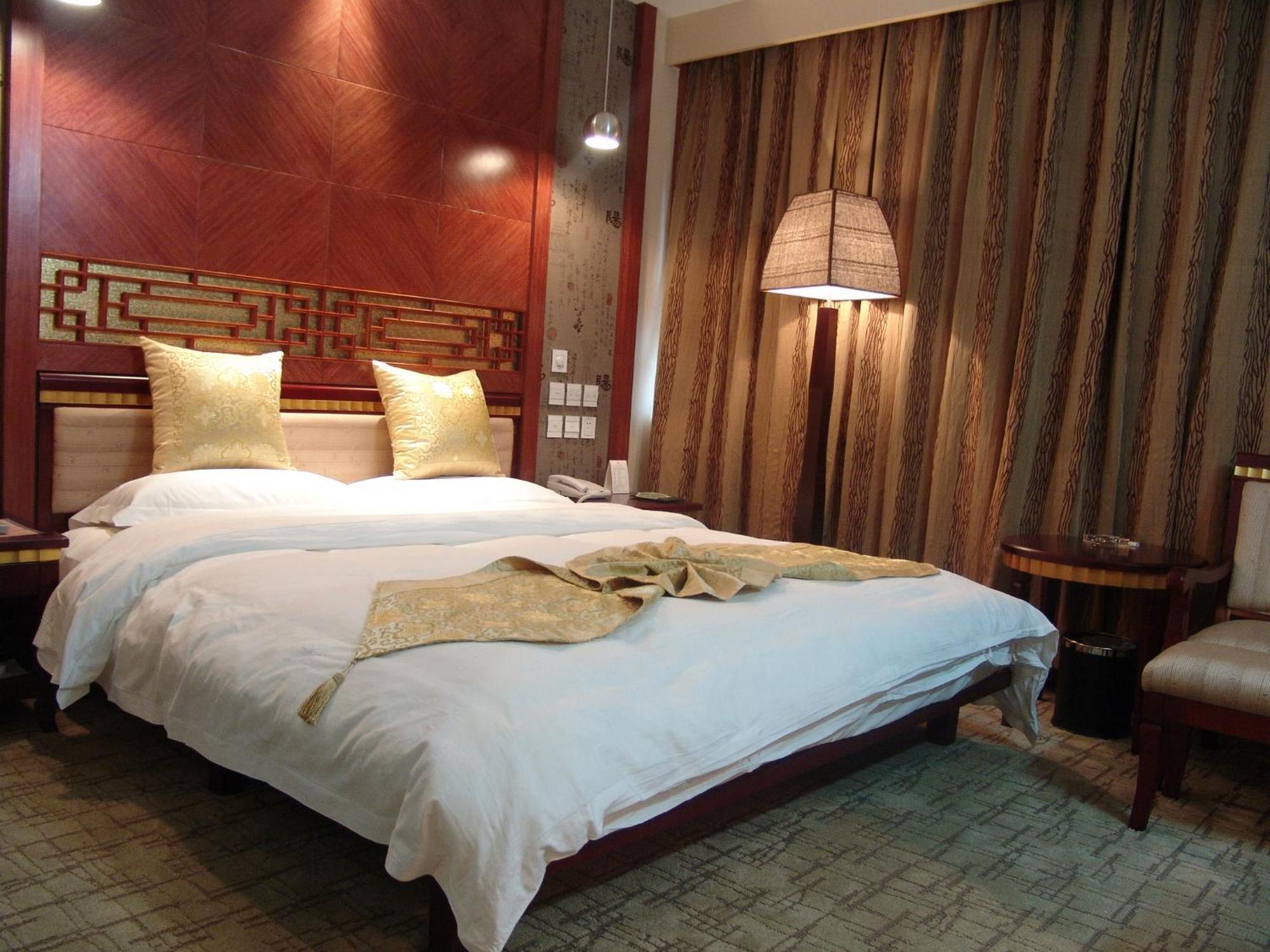 Kunming Golden Spring Hotel Extérieur photo