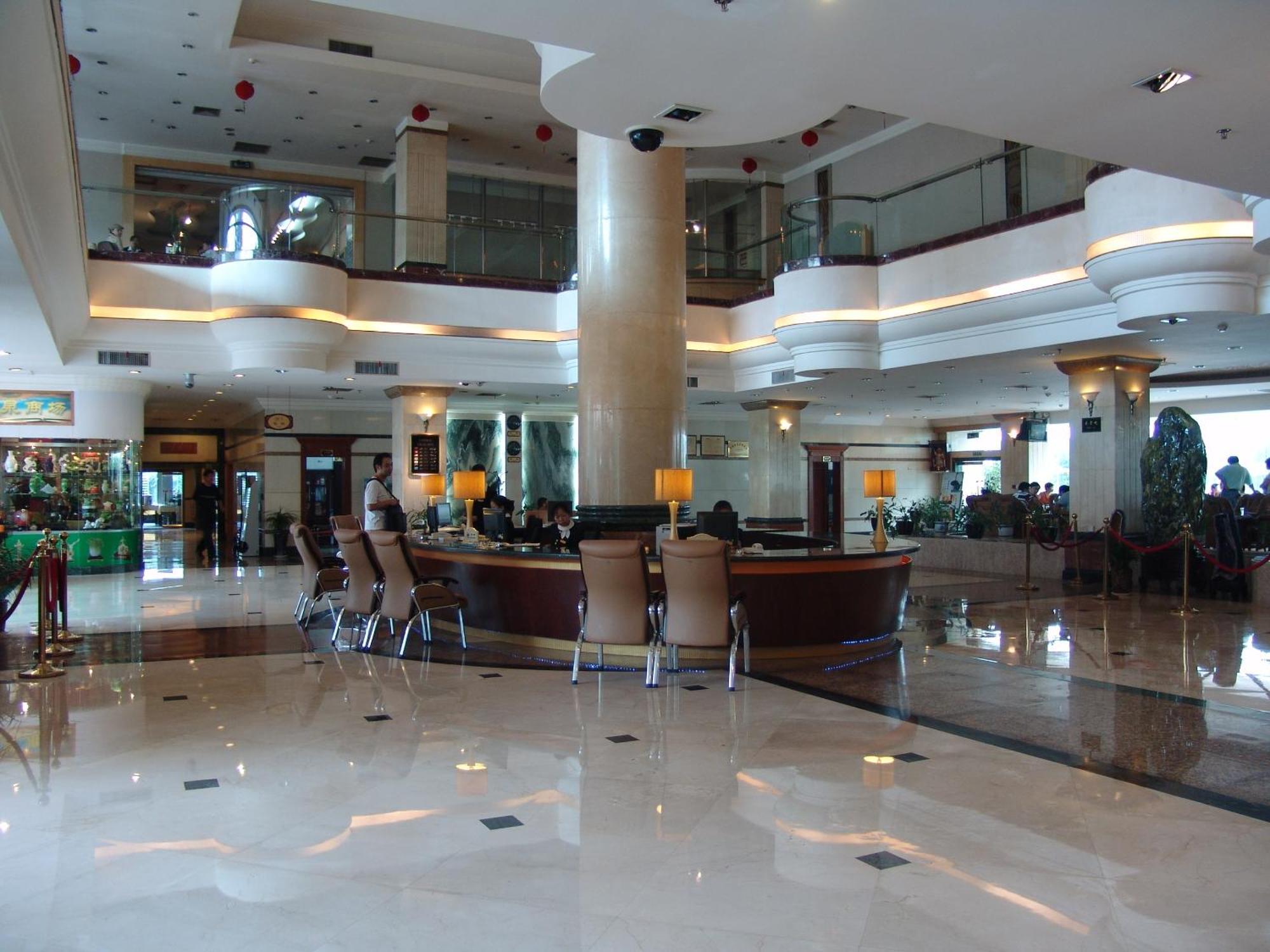 Kunming Golden Spring Hotel Extérieur photo