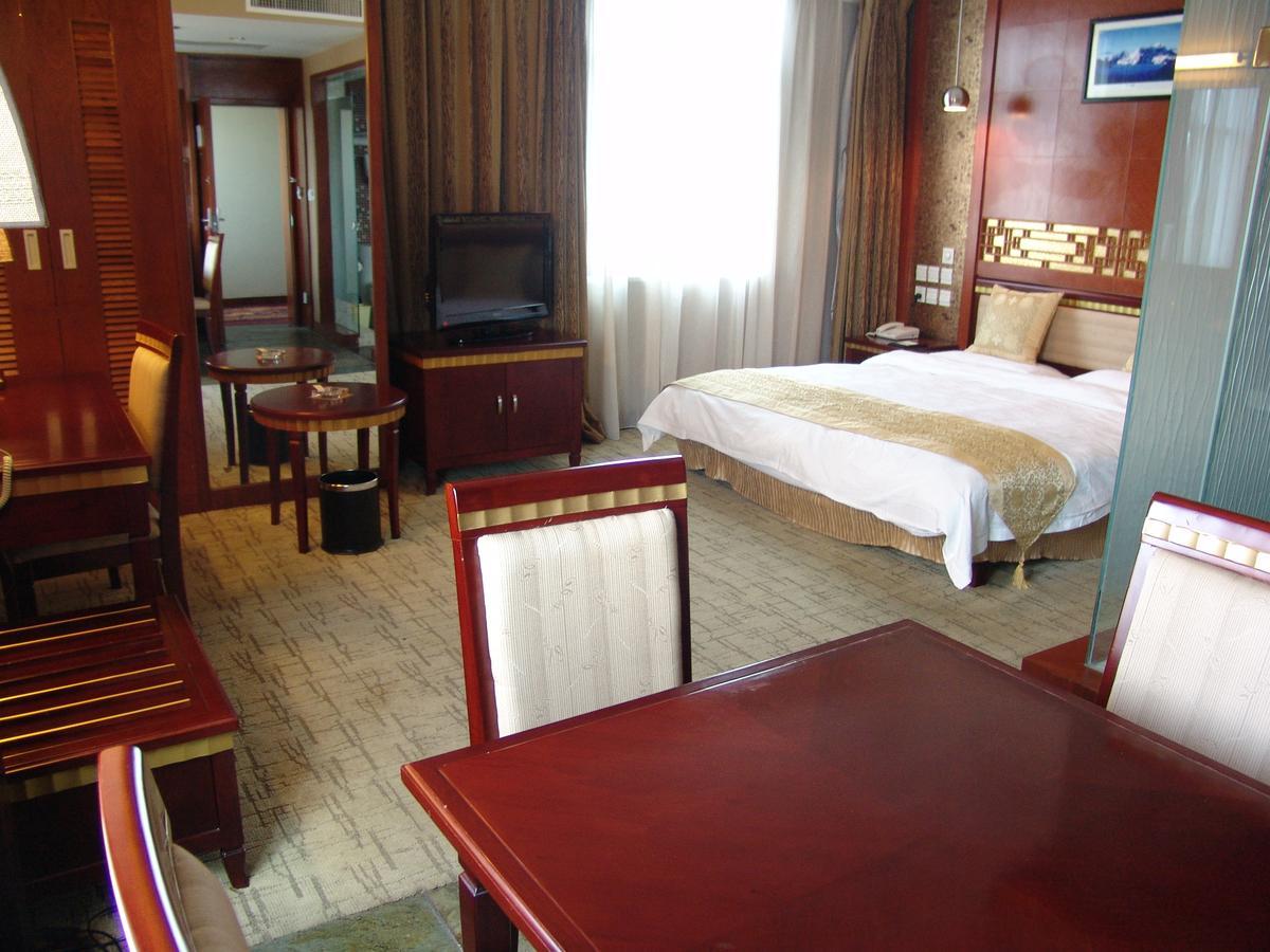 Kunming Golden Spring Hotel Extérieur photo